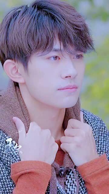 千玺恋情爆料最新,甜蜜恋情引发网友热议，细节揭秘引关注”  第2张